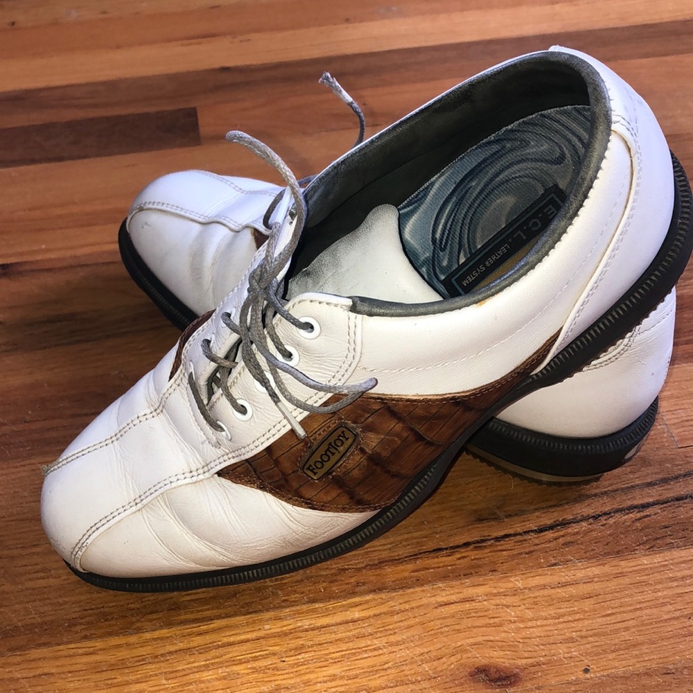 Men’s FootJoy Dryjoys golf shoes